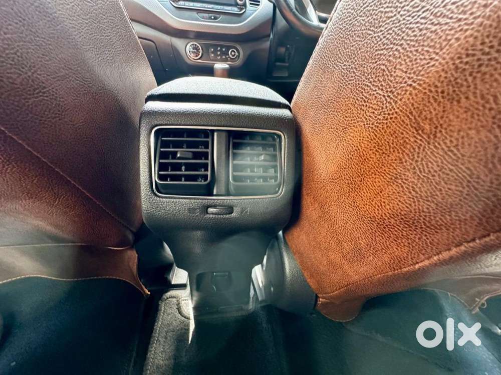  Nissan Kicks Xv Petrol - Manual  2022  40,000 Kms