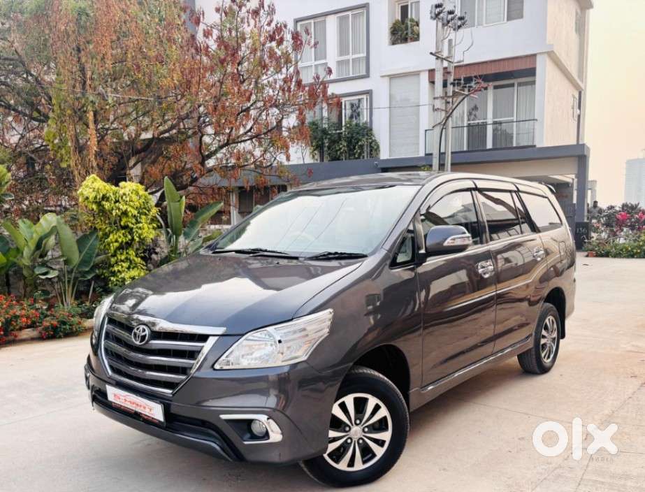 Toyota Innova 2.5 Vx 8 Seater Bs Iv, 2015, Diesel