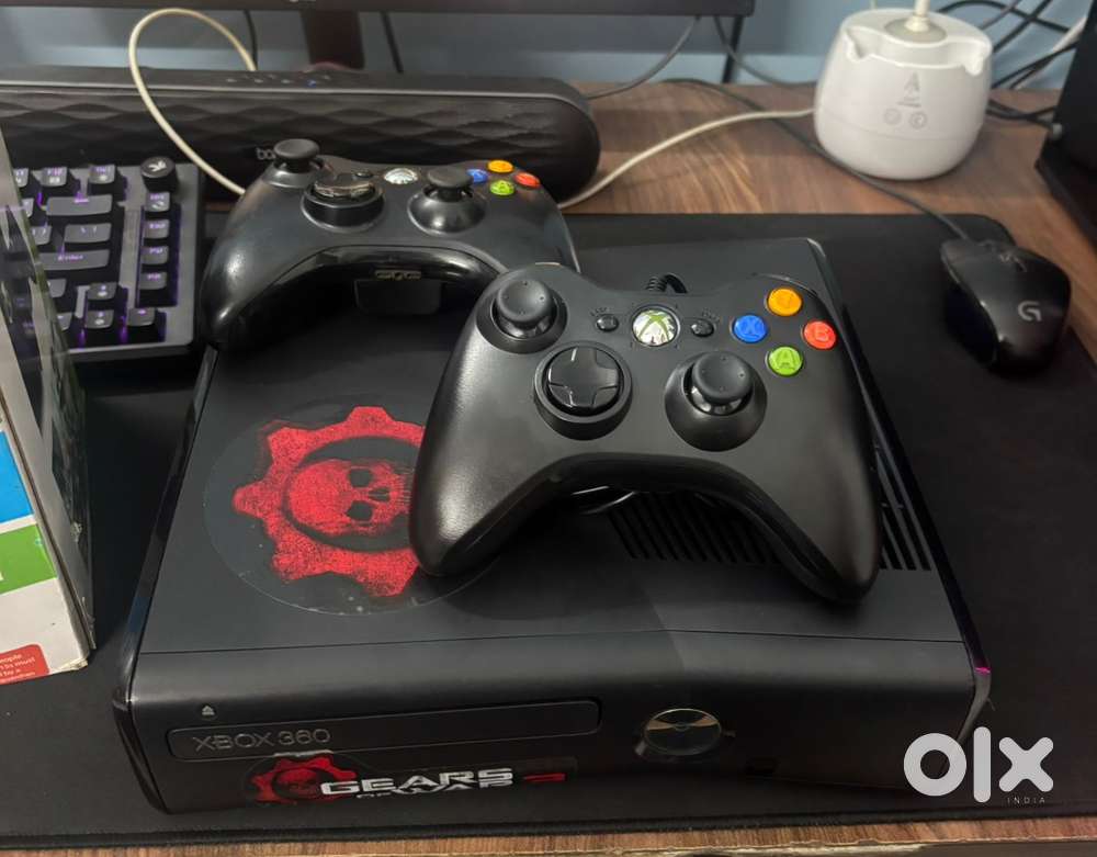 XBOX 360 S (500GB) With 2 controllers and 70+ games