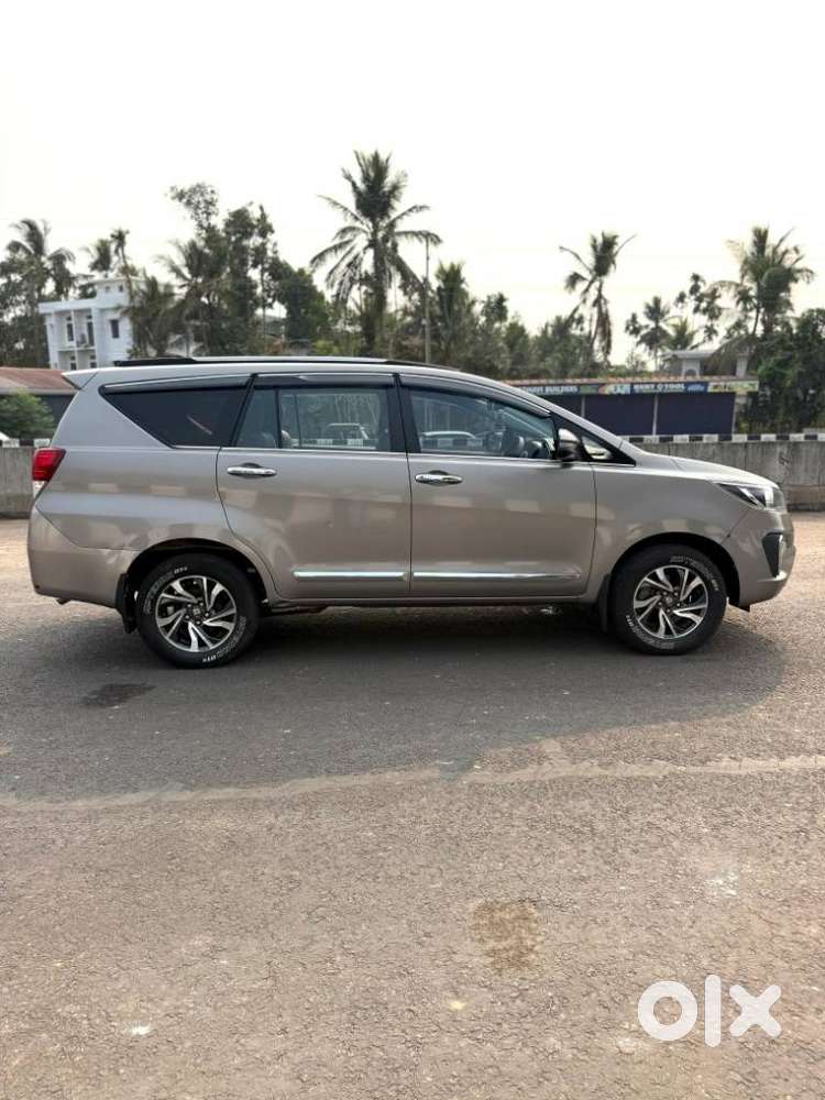 Toyota Innova Crysta