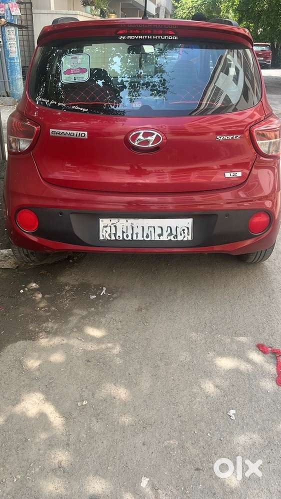 Well Maintained Grand I10  16500 Km Driven  2020 Sportz