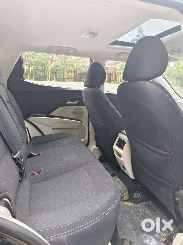 Mahindra Xuv 3xo Ax5 Pm At, 2024, Petrol