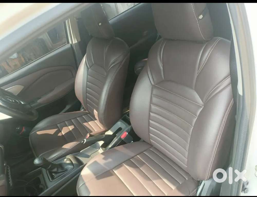 Sell White Colour Good Condition Fronx Sell Extra Fiting 1.50 Lacks