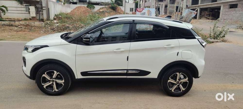 Tata Nexon 1.2 Revotron Xza Plus Luxs Red Dark Edition Amt, 2022, Pe..