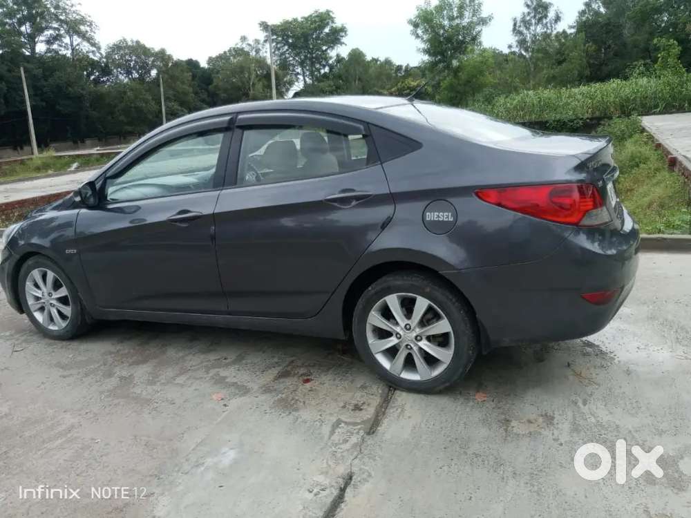 Hyundai Verna 2011