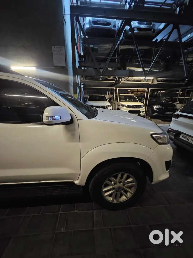 Single Owner White Colour Fortuner For 1399999