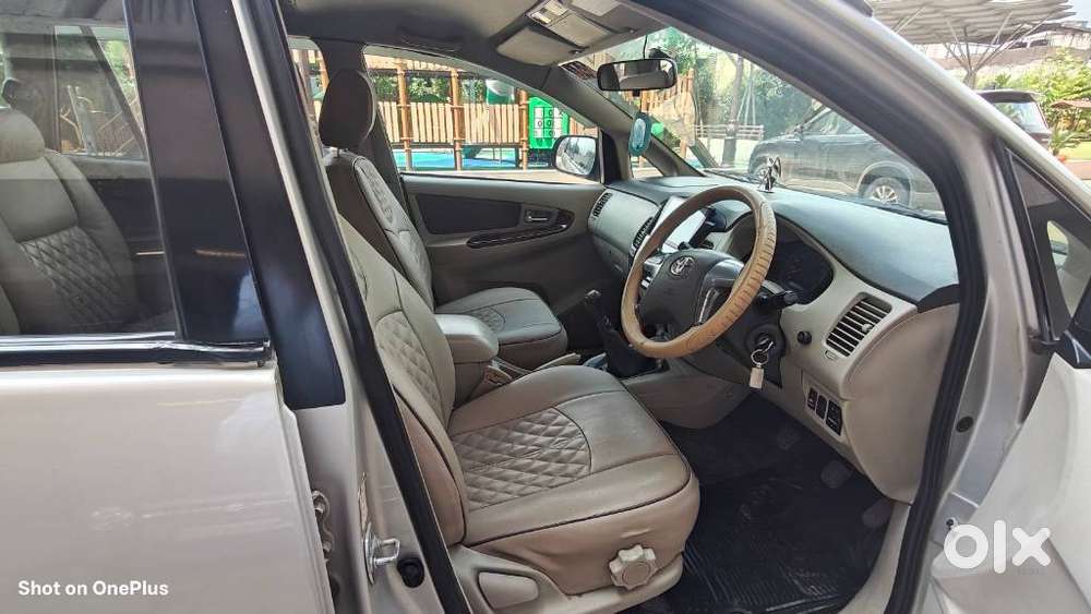 Toyota Innova 2.5 Ev (diesel) Ps 8 Seater Bs Iv, 2014, Diesel