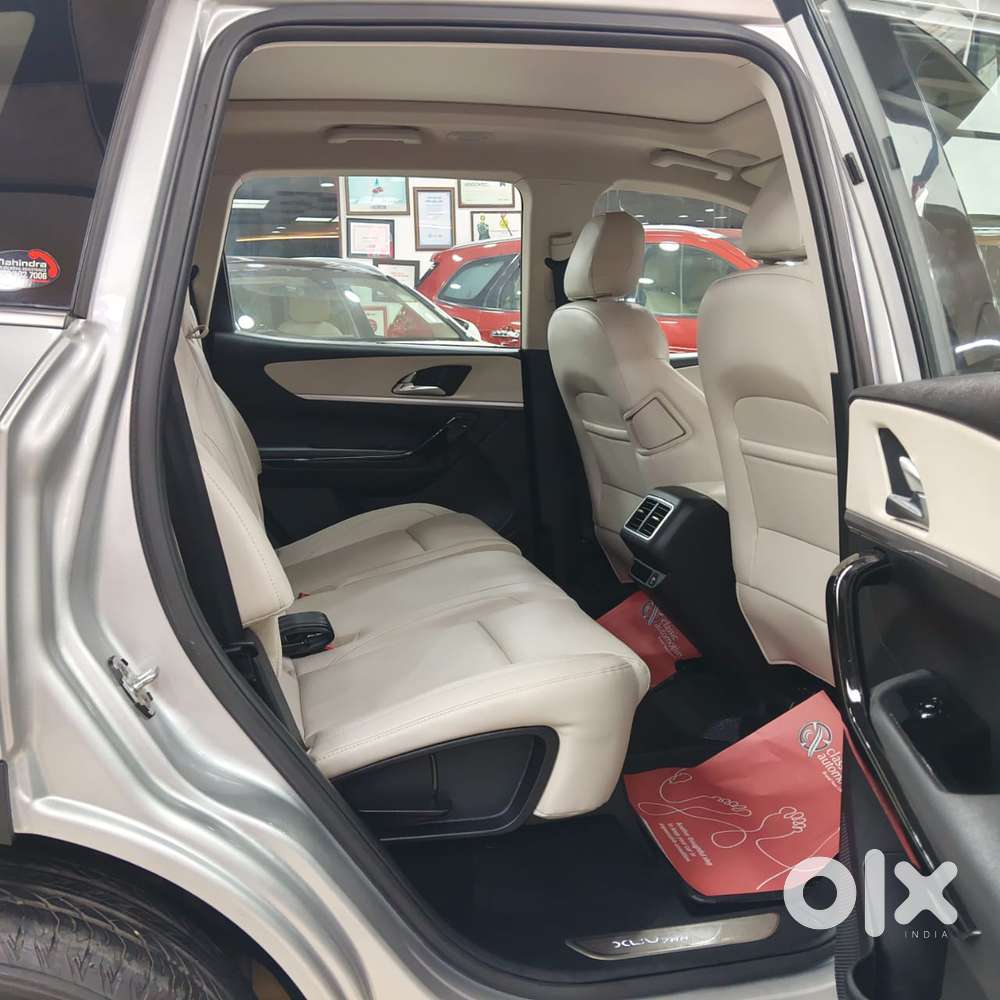 Mahindra Xuv700 2.0 Ax 7 Petrol At Luxury Pack Str, 2023, Petrol