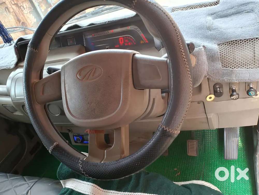 Mahindra Bolero Diesel Automatic 2014 Silver