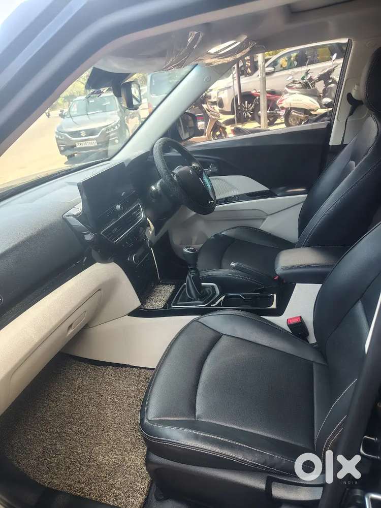 Mahindra Xuv 3xo 2025 Variant Ax7l