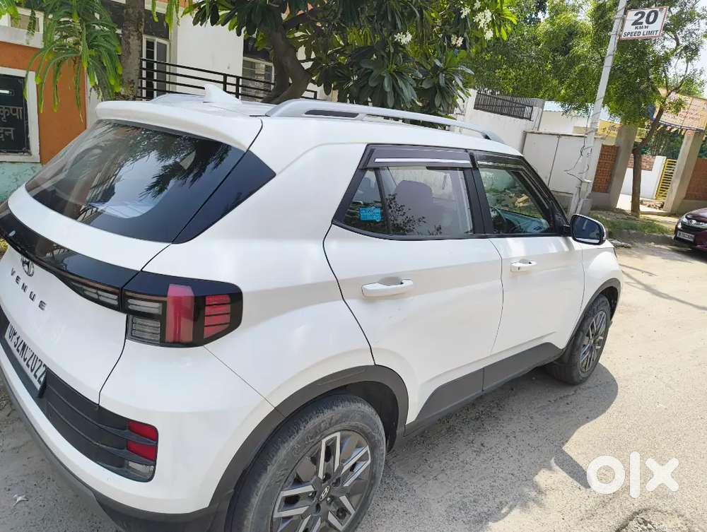 Hyundai Venue 2022 Diesel 55000 Km Driven