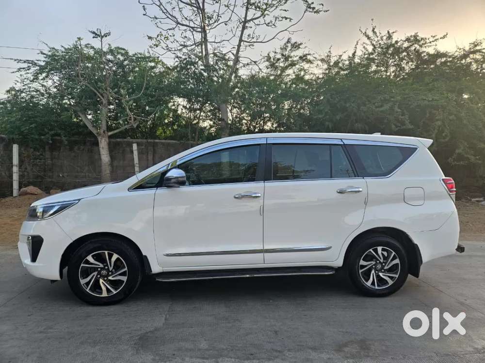 Toyota Innova Crysta [2020-ongoing] 2.4 Gx At 8 Str, 2022, Diesel