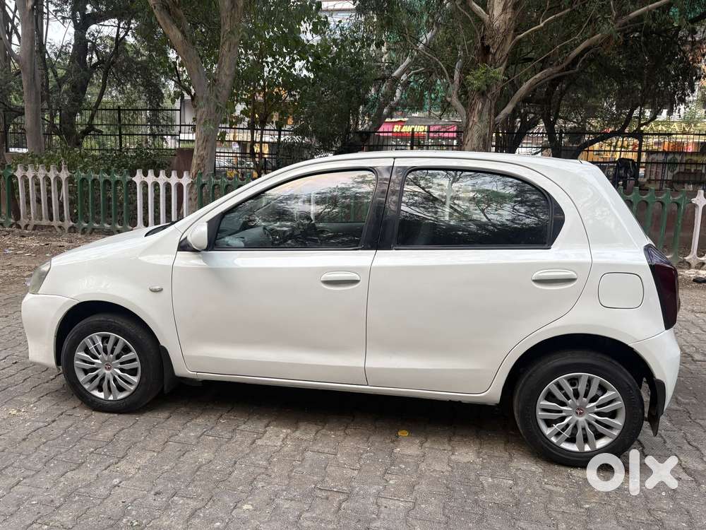Toyota Etios Liva G, 2012, Petrol