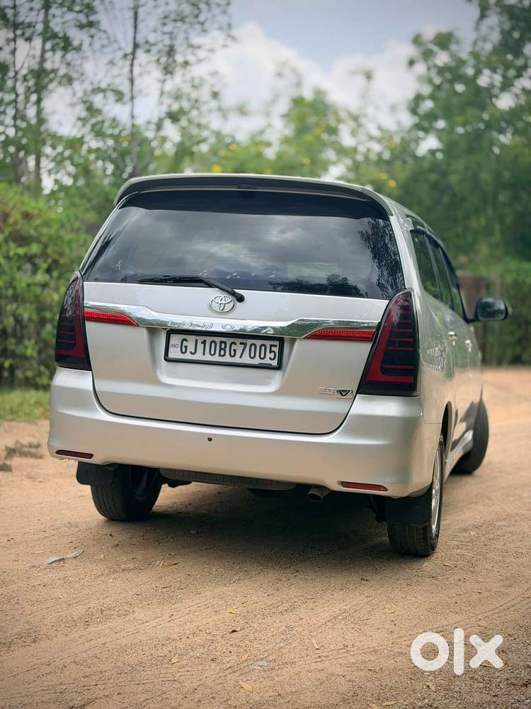 Toyota Innova 2.5 Vx 8 Seater Bs Iv, 2013, Diesel