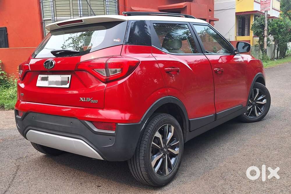 Mahindra Xuv300 W8 Option Dual Tone, 2021, Petrol