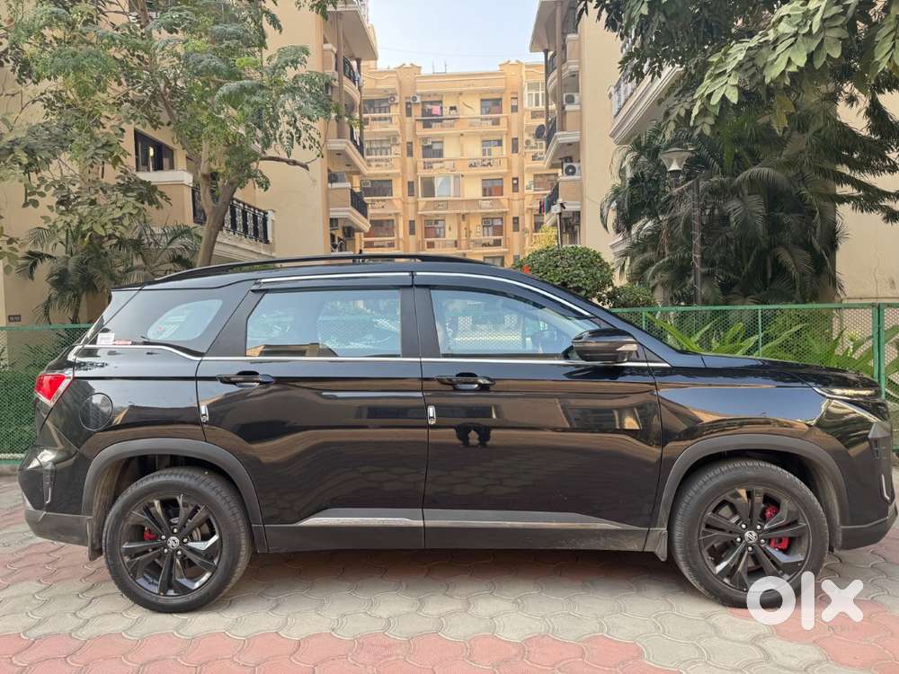 Mg Hector Black Storm