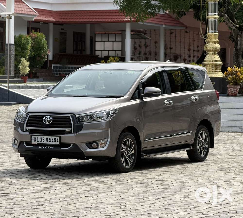Toyota Innova Crysta 2.4 G Plus Mt 7 Str, 2025, Diesel