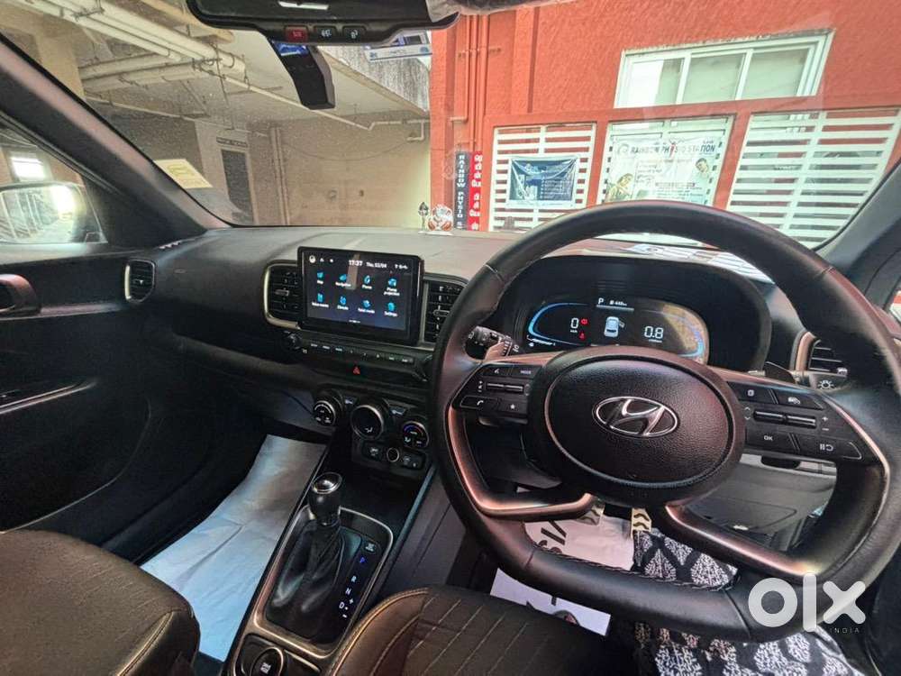 Hyundai New Venue 2024 Petrol Well Maintained