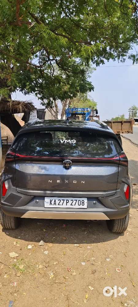 Tata Nexon 2025 Petrol Well Maintained