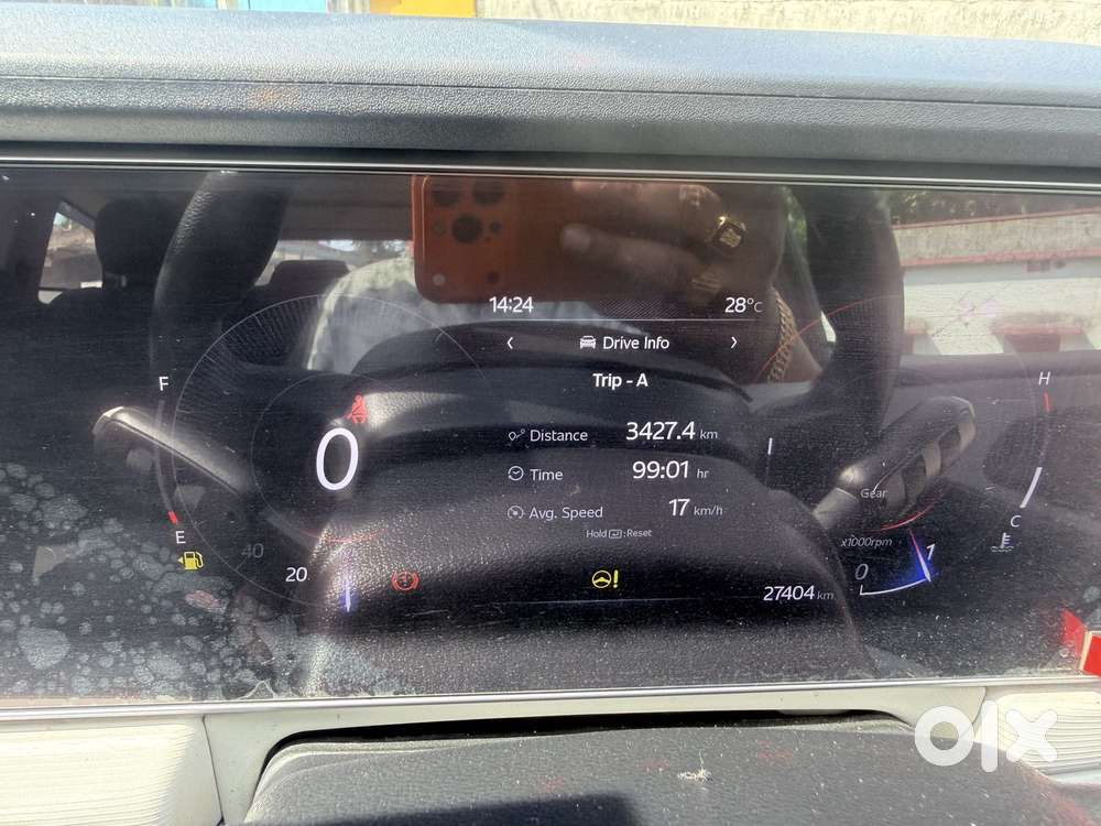 Mahindra Xuv700 2.0 Ax 5 Petrol Mt 7 Str, 2022, Petrol