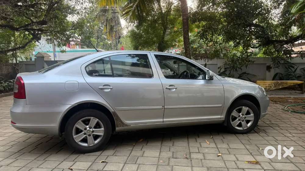 Skoda Laura 2011 Diesel 128000 Km Driven