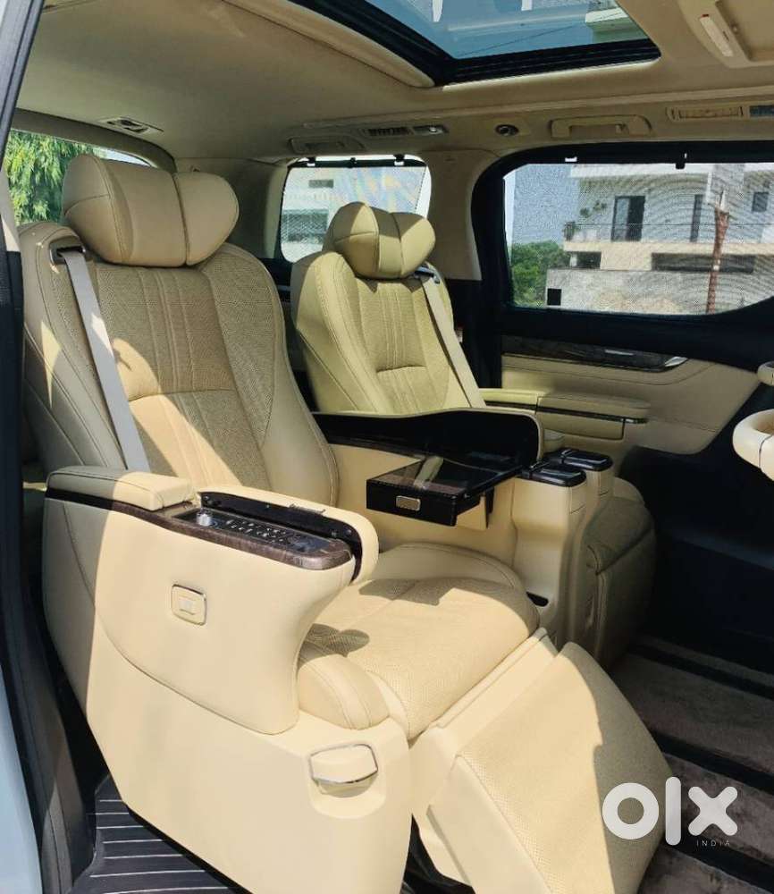 Toyota Vellfire Vip &ndash; Executive Lounge, 2023, Petrol
