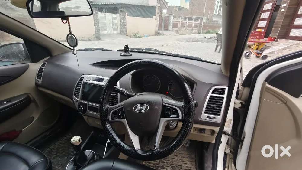 Hyundai I20 Cng Petrol New Tyre 100%