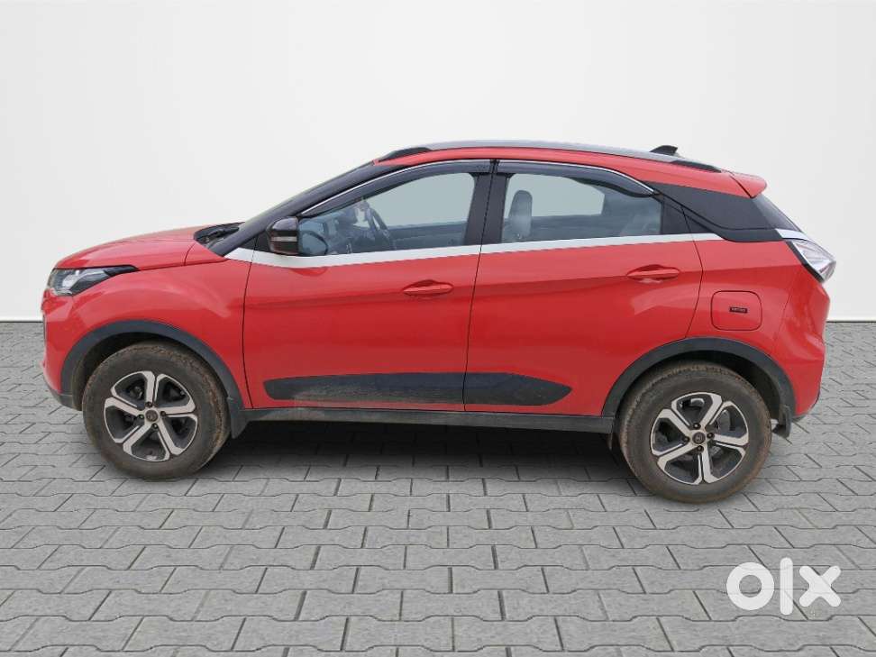 Tata Nexon 1.2 Revotron XZA Plus, 2023, Petrol