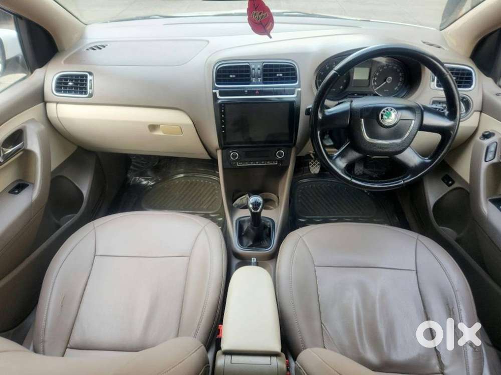 Skoda Rapid 1.6 Mpi Elegance, 2013, Petrol