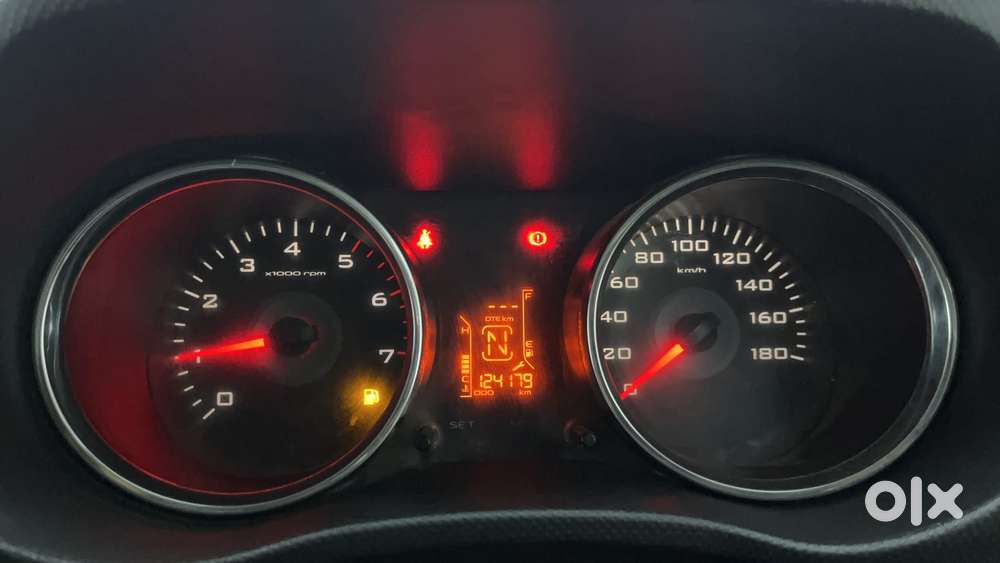 Mahindra Tuv 300 Mhawk100 T8 Dual Tone, 2016, Diesel