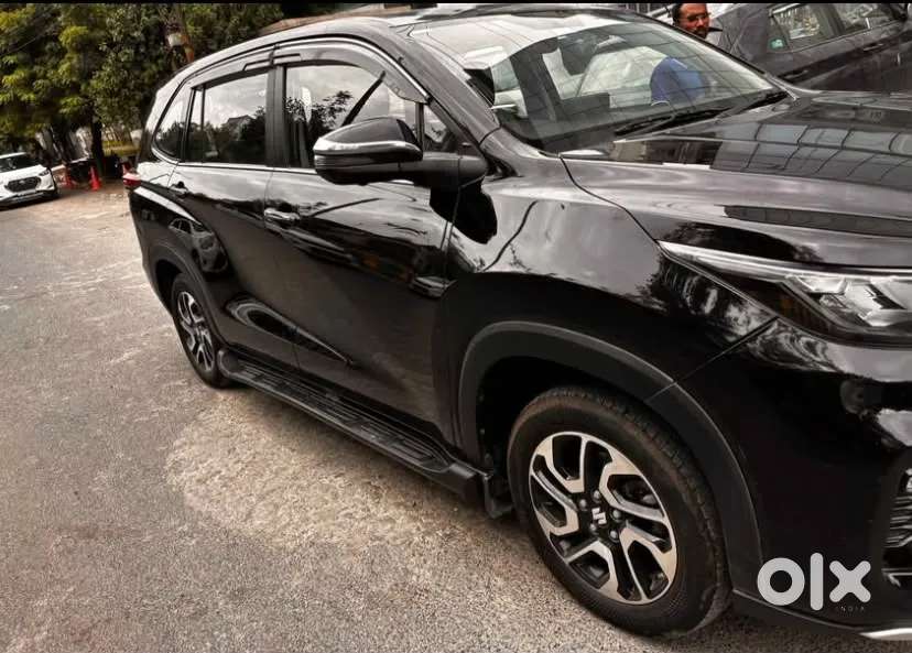 Maruti Suzuki Invicto Alpha Plus 7str, 2025, Petrol