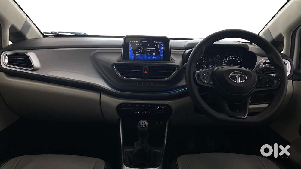 Tata Altroz Xz, 2022, Petrol