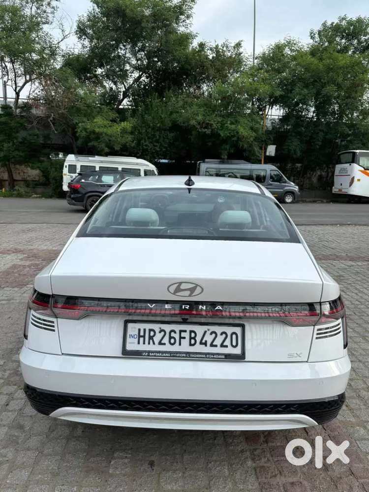 Hyundai Verna 1.5 Sx (o) Vtvt Ivt, 2023, Petrol