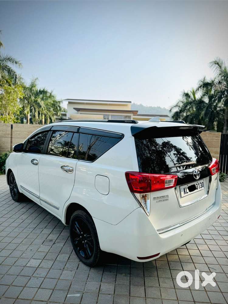 Toyota Innova Crysta 2.8z Automatic, 2016, Diesel