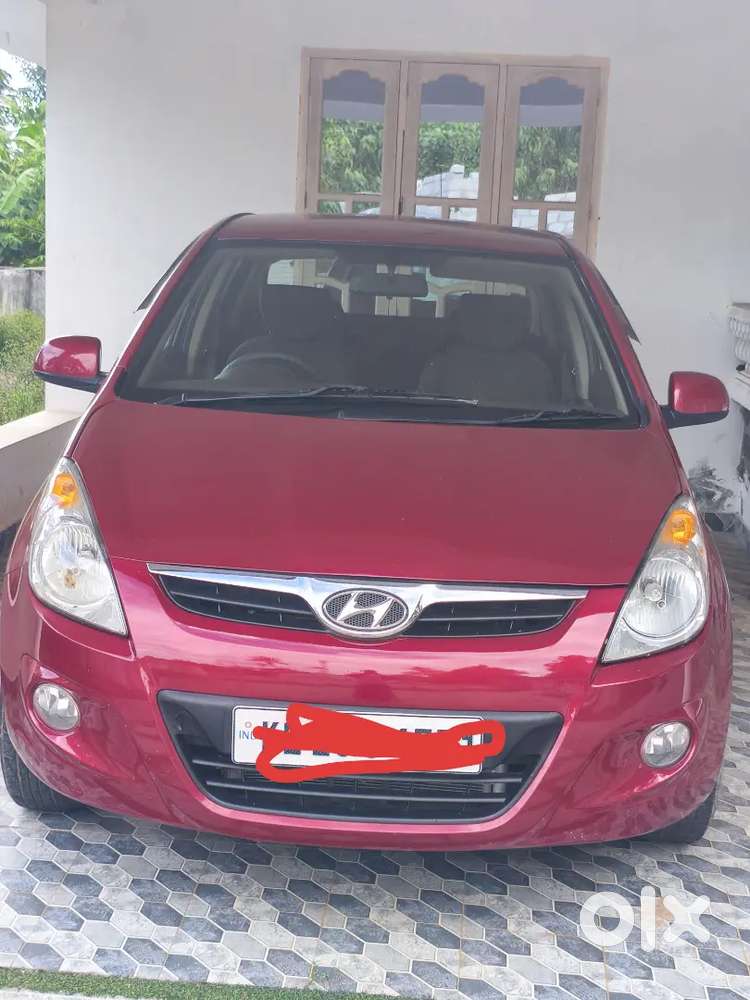 Hyundai I20 2011 Petrol 14000 Km Driven