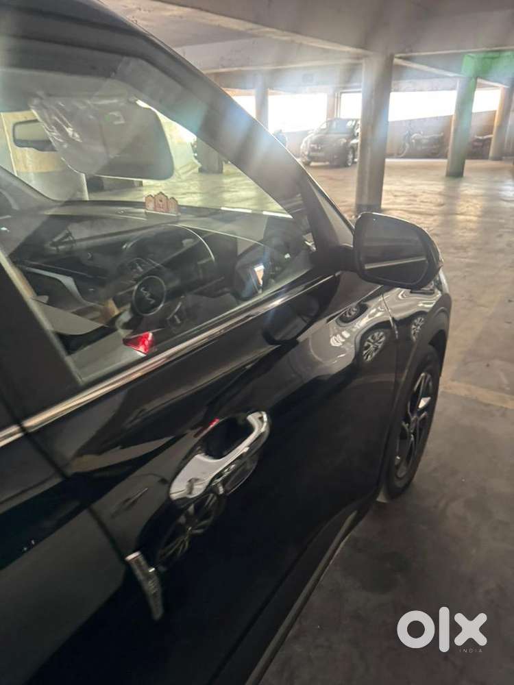 Kia Carens New Condition Single Driver Car.