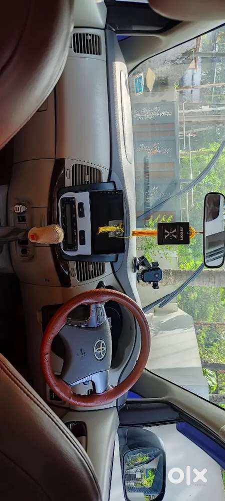 Toyota Innova 2.5 V 2014