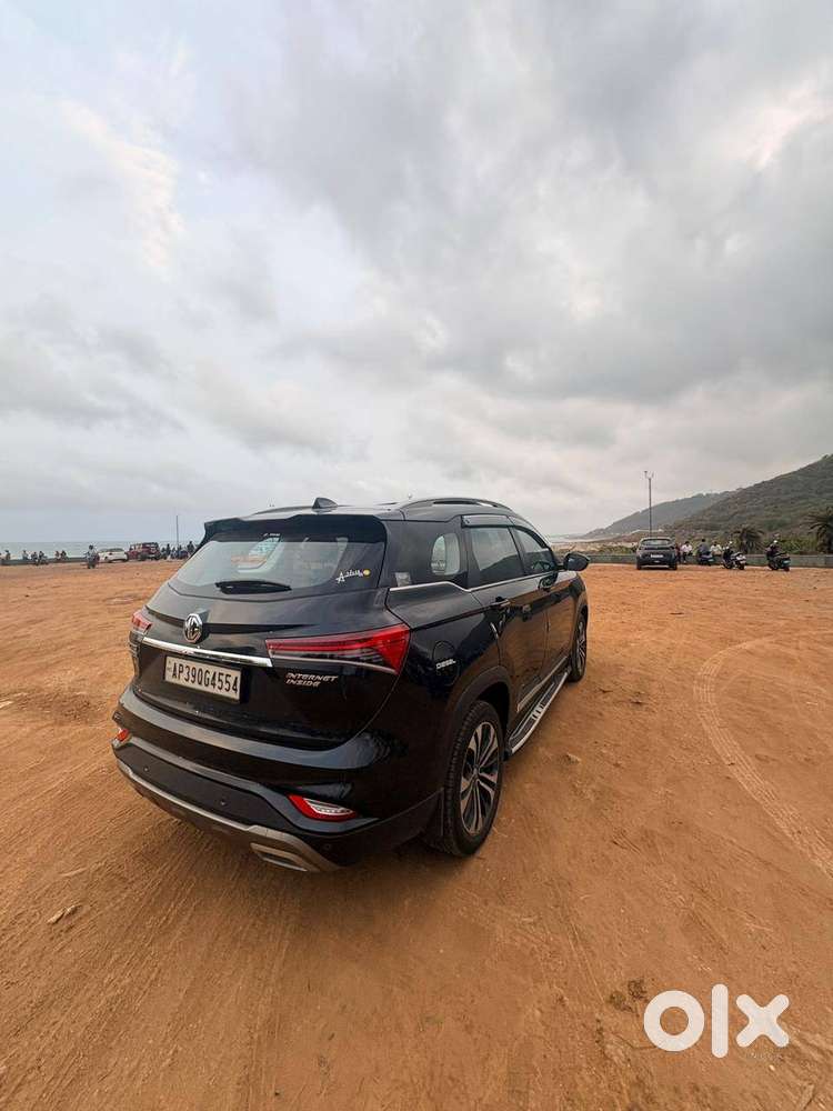Mg Hector Plus 2022 Diesel 11800 Km Driven
