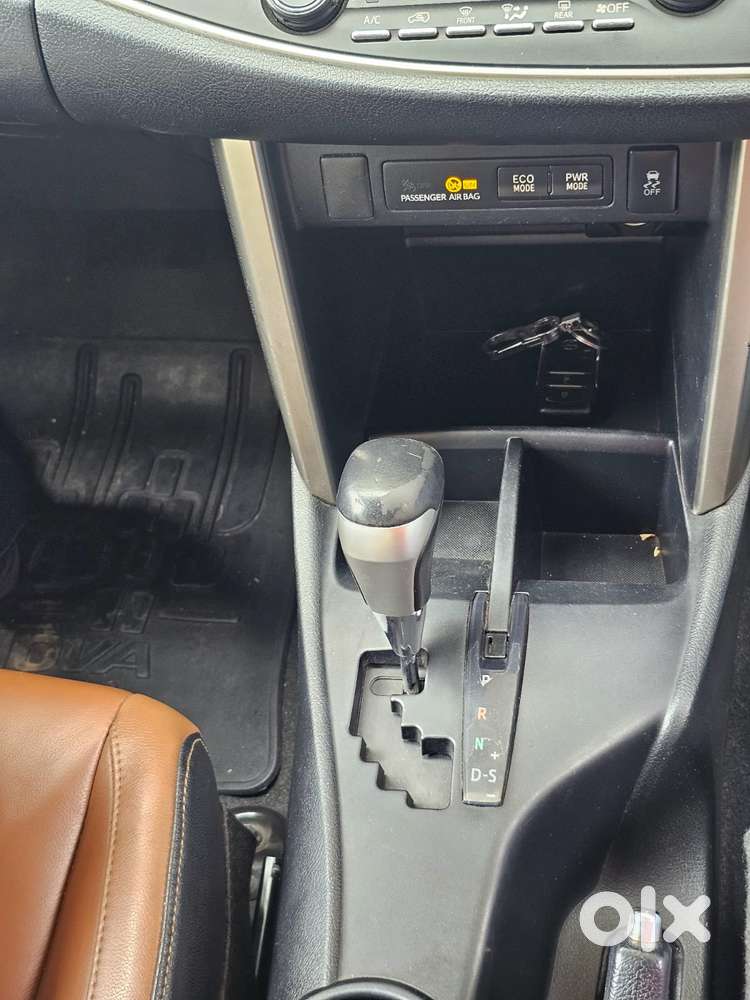 Toyota Innova Crysta 2.8z Automatic, 2016, Diesel