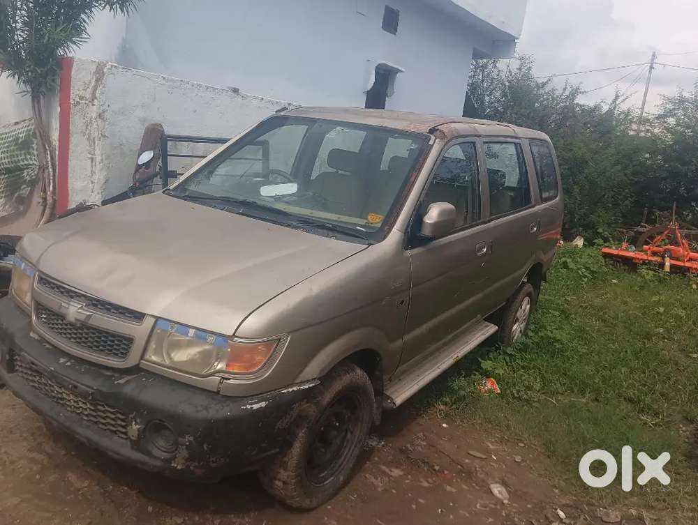 Chevrolet Tavera Neo Ls 10-seater 2012