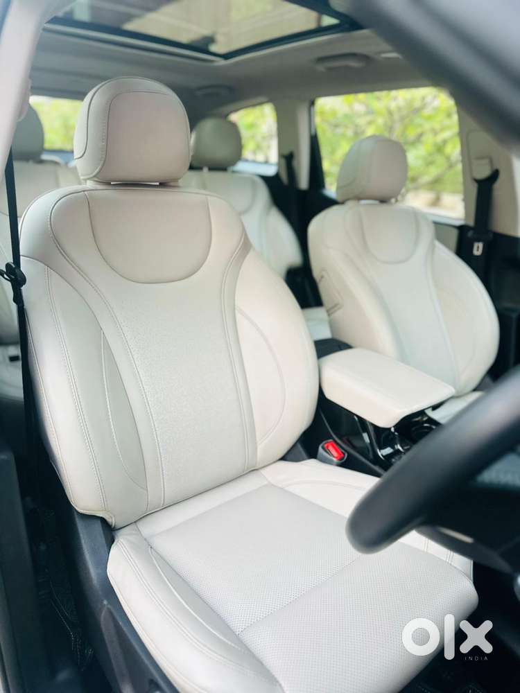 Mahindra Xuv700 2.2 Ax 7 Diesel At Str, 2024, Diesel