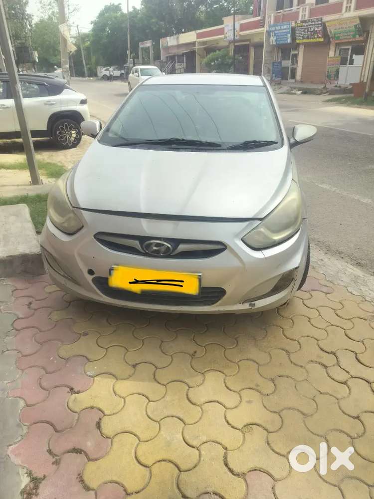 Hyundai Verna 2012