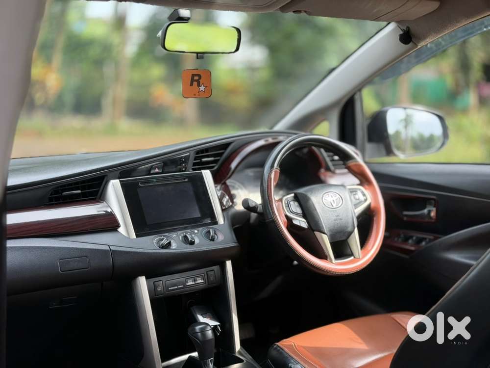 Toyota Innova Crysta 2.8 2016-17