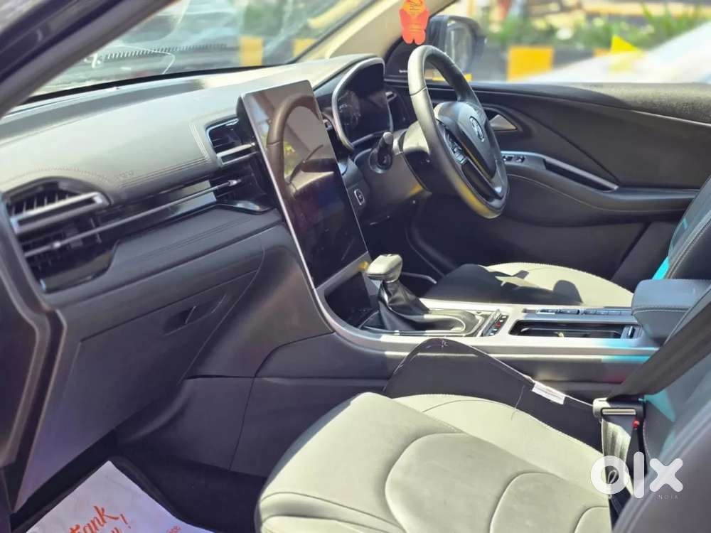 Mg Hector Plus Sharp Pro Blackstorm 1.5 Turbo Petrol Cvt 7 Str, 2024..