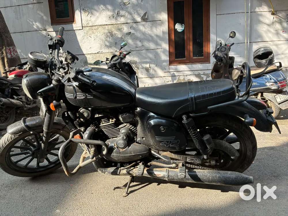 Jawa Model 42 2023 Petrol Bike