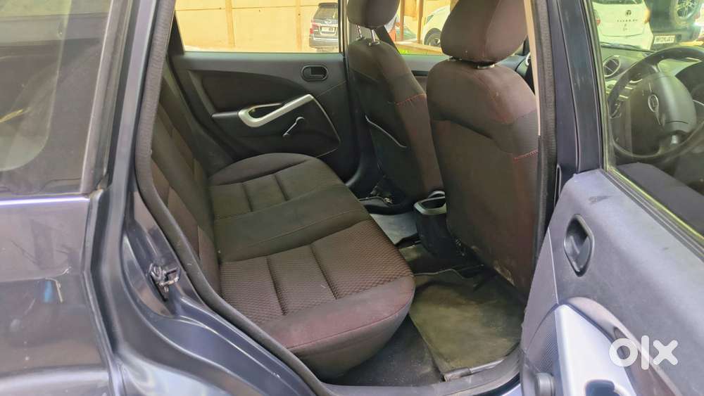 Ford Figo 2010-2012 Petrol Titanium, 2010, Petrol