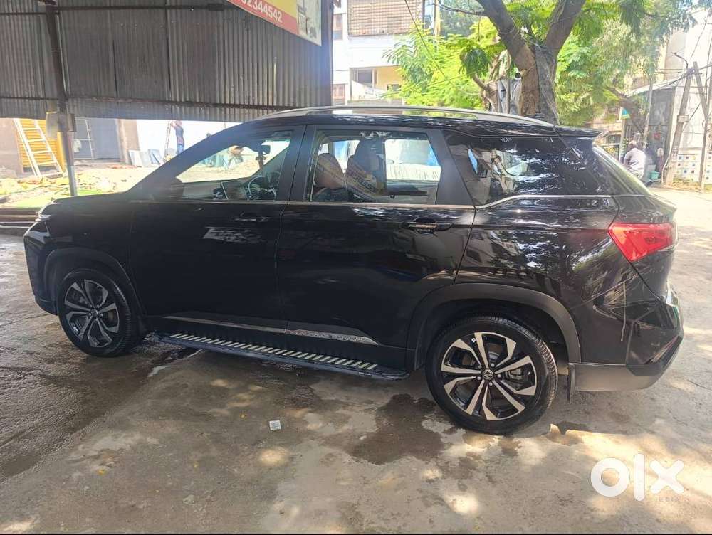 Mg Hector Plus Savvy Pro 2025