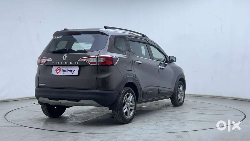 Renault Triber Rxz, 2022, Petrol