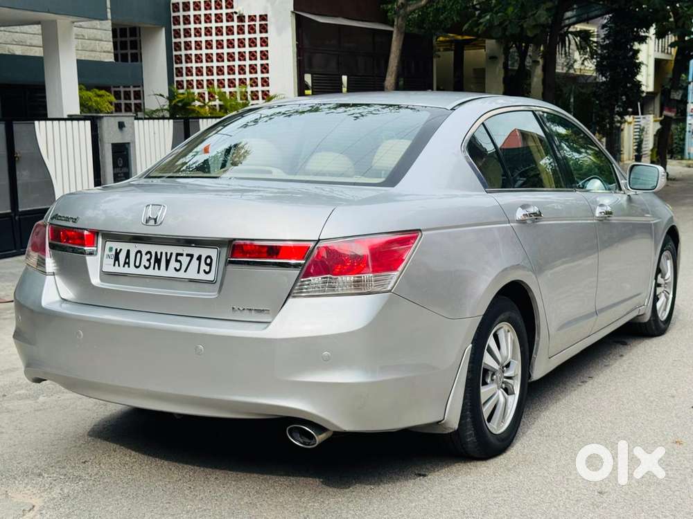 Honda Accord 2.4 Elegance Manual, 2012, Petrol