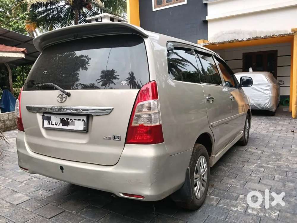 Toyota Innova 2011 Diesel 290000 Km Driven